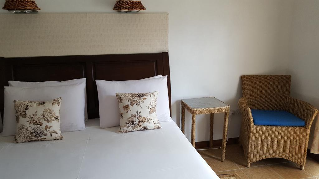 Villa Kayola - Self Catering Pointe La Rue Buitenkant foto