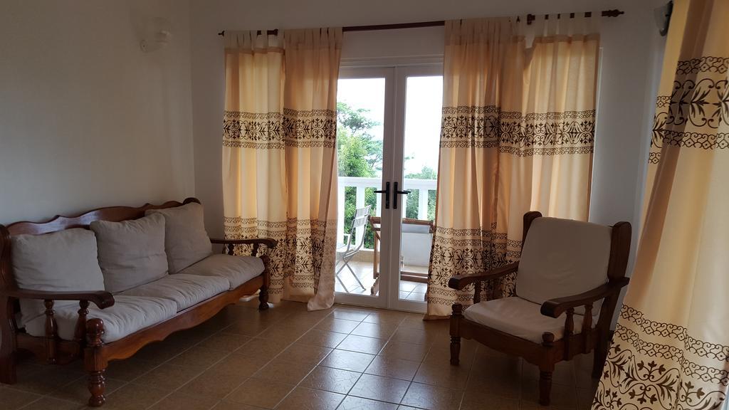Villa Kayola - Self Catering Pointe La Rue Buitenkant foto