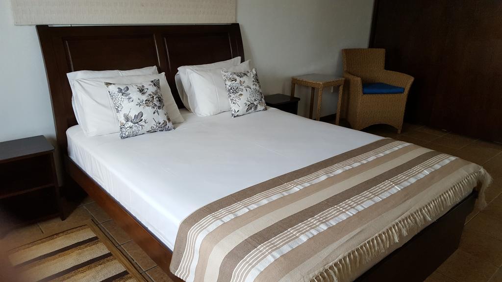 Villa Kayola - Self Catering Pointe La Rue Buitenkant foto
