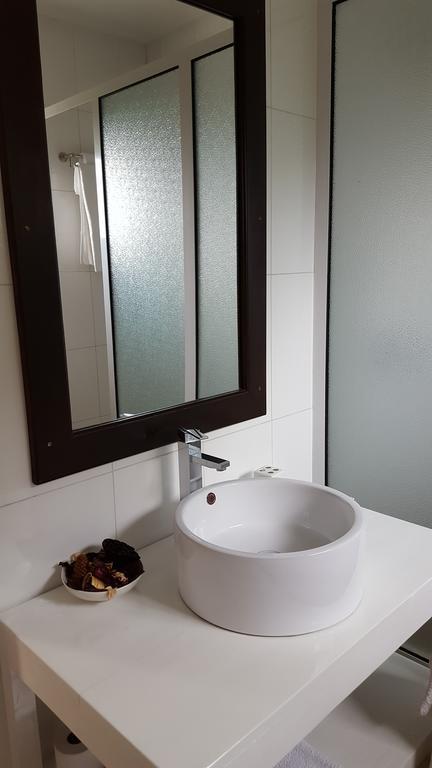Villa Kayola - Self Catering Pointe La Rue Buitenkant foto
