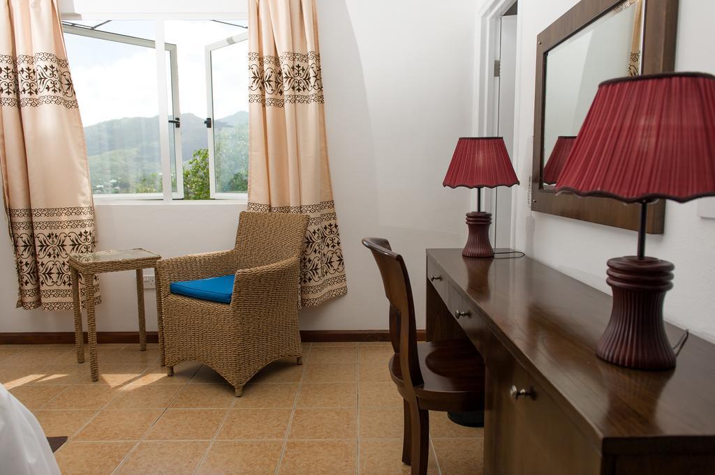 Villa Kayola - Self Catering Pointe La Rue Buitenkant foto