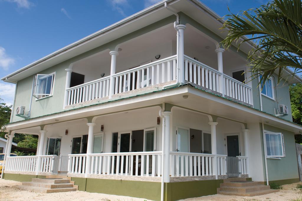 Villa Kayola - Self Catering Pointe La Rue Buitenkant foto