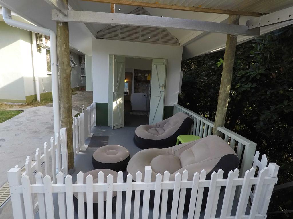 Villa Kayola - Self Catering Pointe La Rue Buitenkant foto