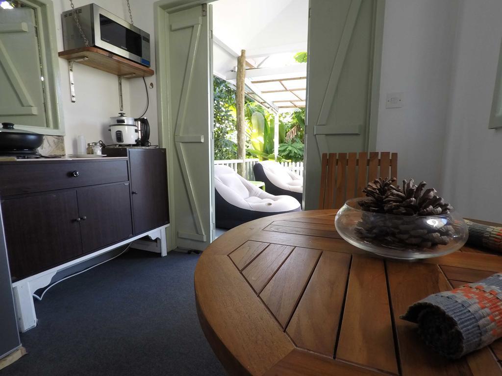 Villa Kayola - Self Catering Pointe La Rue Buitenkant foto
